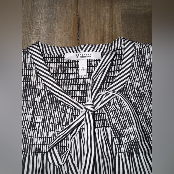 Derek Lam 10 Crosby Women’s Black & White Stripped Blouse Size 6 - Picture 2 of 8